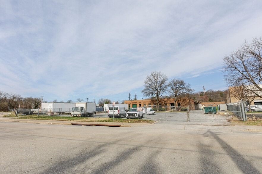 More Photos Of 2120 Beaver Rd, Landover Warehouse For Sale