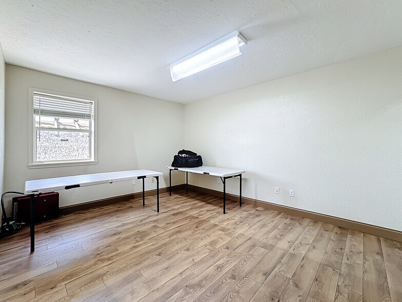 More Photos Of 1007 Manatee Ave, Bradenton Storefront Retail Office For Sale