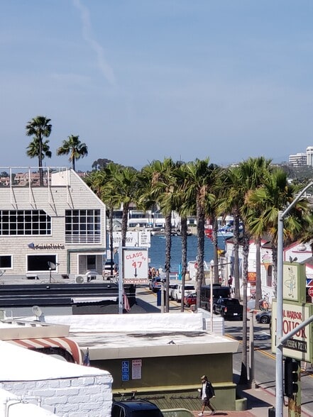 More Photos Of 511 E Balboa Blvd, Newport Beach Storefront Retail Residential For Lease