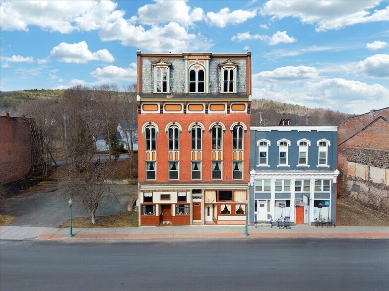 More Photos Of 68 Main St, Whitehall Flex For Sale