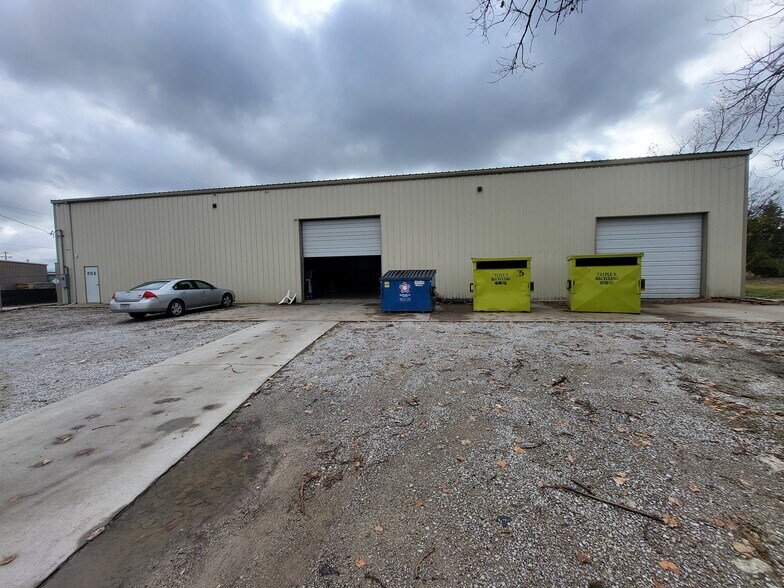 More Photos Of 516 Adele Ave, Joplin Distribution For Sale