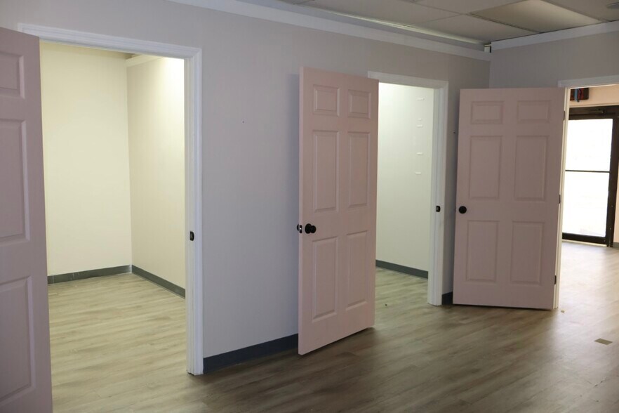 More Photos Of 13555 Automobile Blvd, Clearwater Medical For Lease