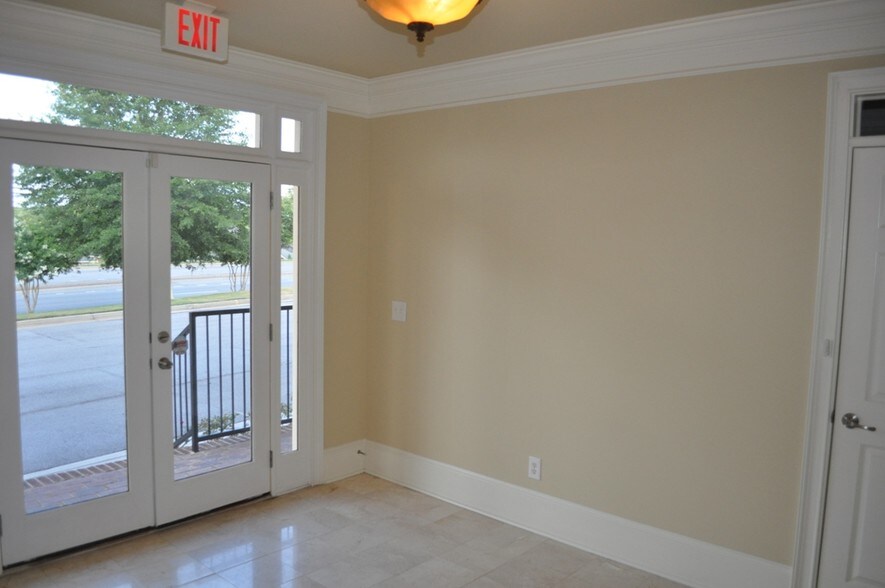 More Photos Of 4330 S Lee St, Buford Medical For Lease