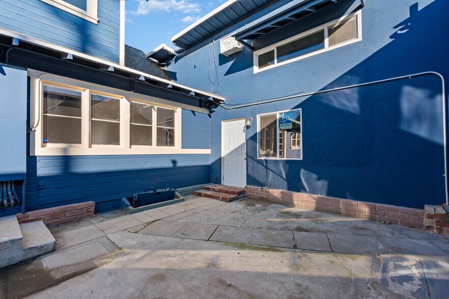 More Photos Of 1825 Baker St, Bakersfield Specialty For Sale