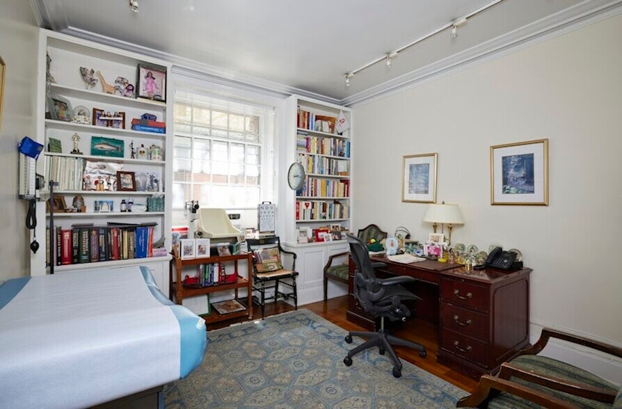 More Photos Of 115 E 67th St, New York Medical For Sale