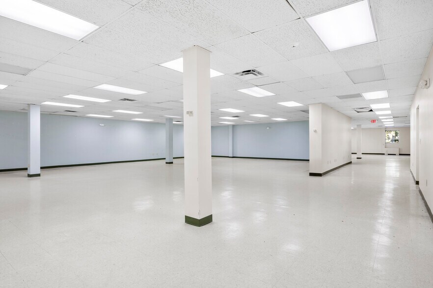 More Photos Of 30-32 N Russell Rd, Albany Office For Sale