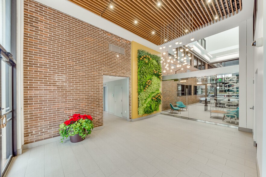 More Photos Of 2822 Colby Ave, Everett Office For Lease