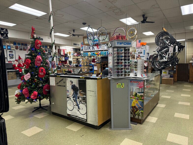 More Photos Of 1101 N Federal Hwy, Hollywood Freestanding For Sale