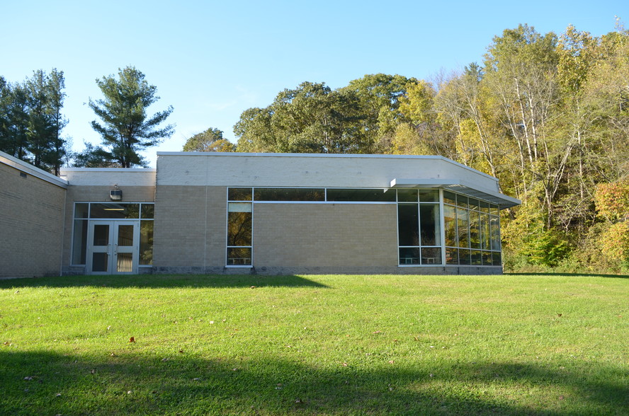 Primary Photo Of 14455 Kimberley Rd, Nelsonville Office For Lease