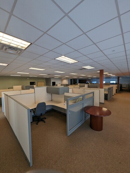 More Photos Of 5901 Technology Center Dr, Indianapolis Office For Lease