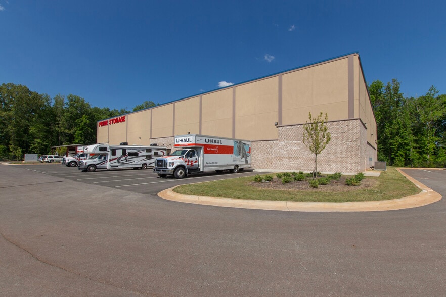 More Photos Of 11017 County Line, Madison Self Storage For Sale