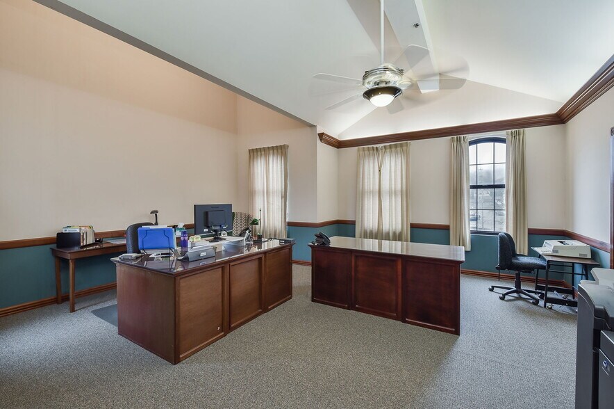 More Photos Of 30 S Shumway Ave, Batavia Office For Lease