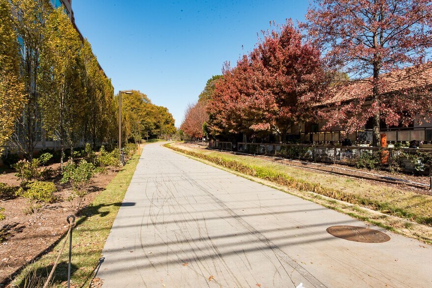 More Photos Of 881 Memorial Dr, Atlanta Office Residential For Sale