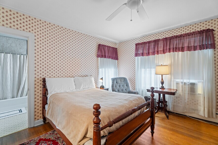 More Photos Of 32 E Main St, Mystic Office For Sale