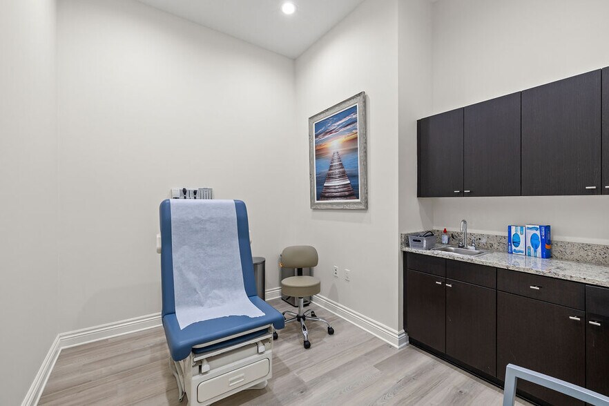 More Photos Of 2624 S Us Highway 1, Fort Pierce Medical For Sale