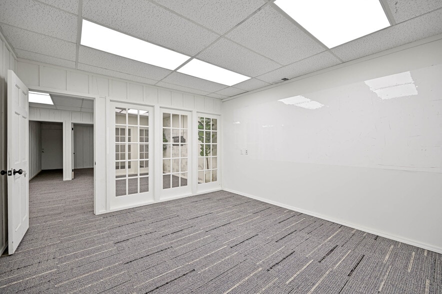 More Photos Of 504 Jose St, Santa Fe General Retail For Lease