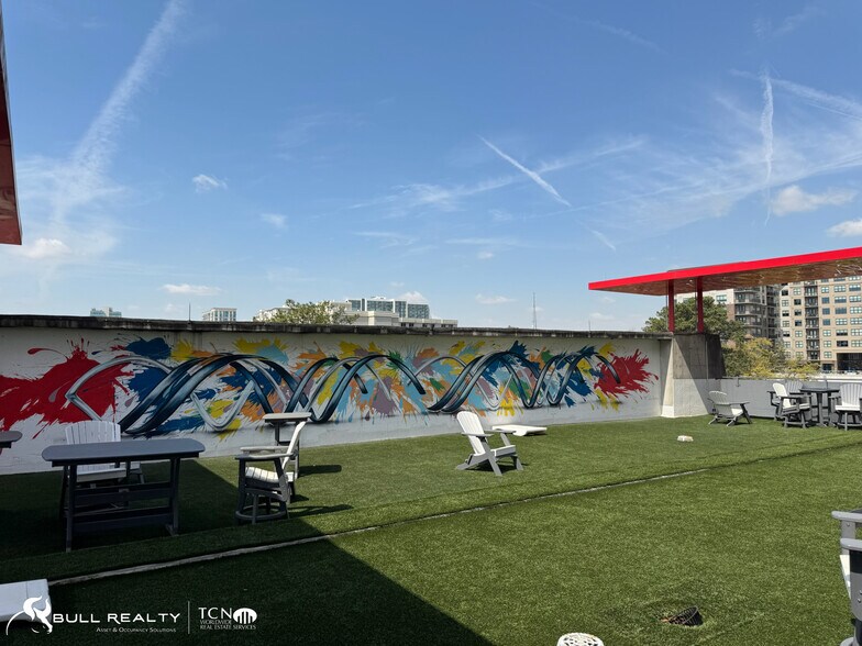 More Photos Of 550 Pharr Rd NE, Atlanta Office For Sale