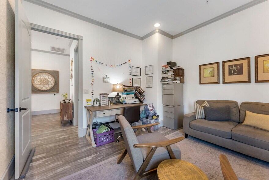 More Photos Of 256 Ed English Dr, Shenandoah Medical For Sale