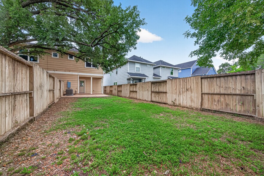 More Photos Of 14134 Packard St, Houston Specialty For Sale