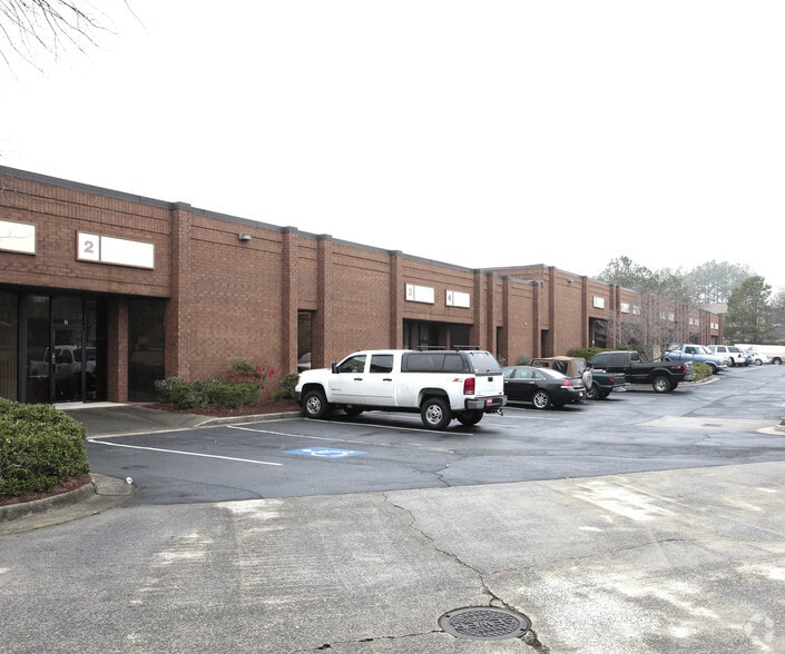 More Photos Of 819 Pickens Industrial Dr, Marietta Distribution For Lease