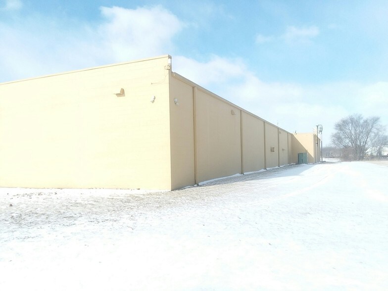 More Photos Of 10 W 2nd St, Pana General Retail For Sale