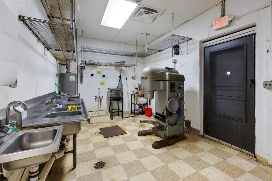 More Photos Of 700 Northwest Hwy, Fox River Grove General Retail For Sale