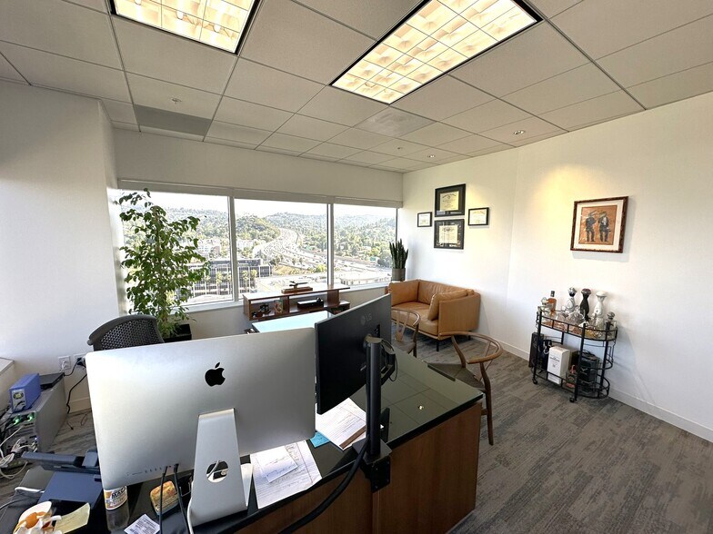 More Photos Of 15303 Ventura Blvd, Sherman Oaks Office For Lease