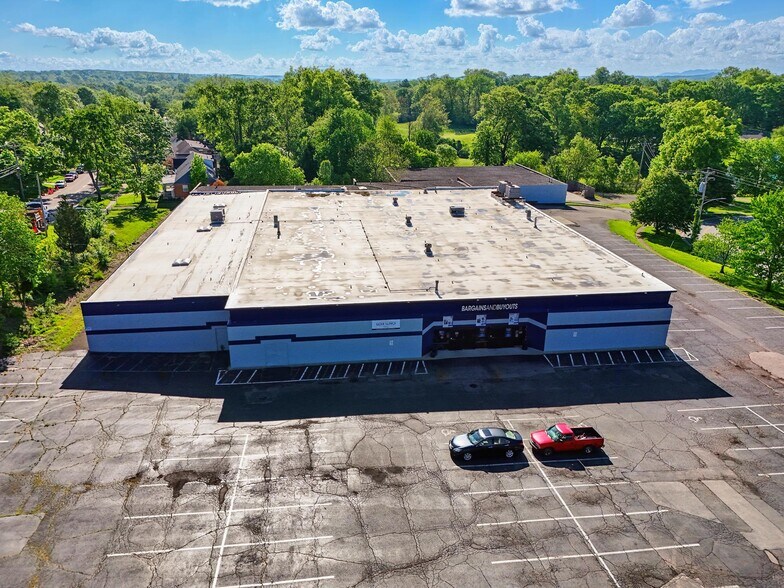 More Photos Of 50 Eswin St, Cincinnati Freestanding For Sale