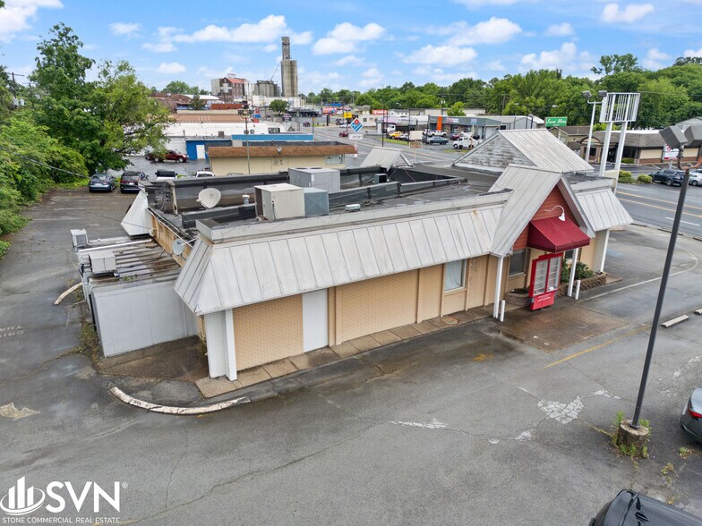 More Photos Of 2303 Ft. Campbell Blvd, Hopkinsville General Retail For Sale