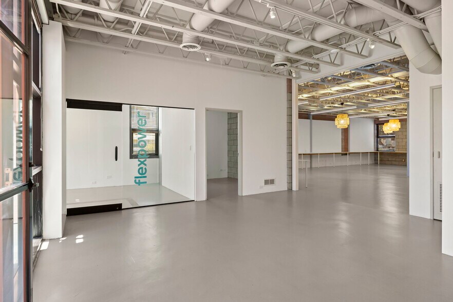 More Photos Of 2110 Main St, Santa Monica Loft Creative Space For Sale