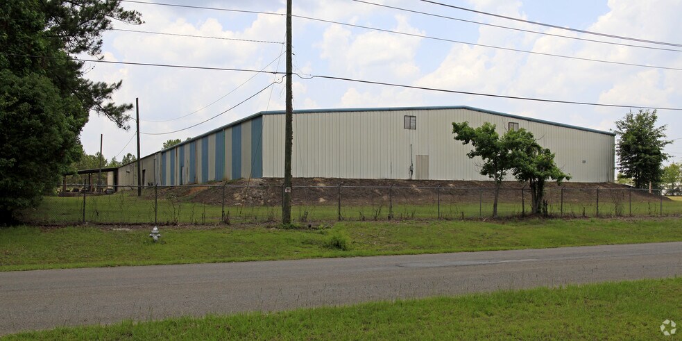 More Photos Of 321 Industrial Blvd, Thomasville Warehouse For Sale