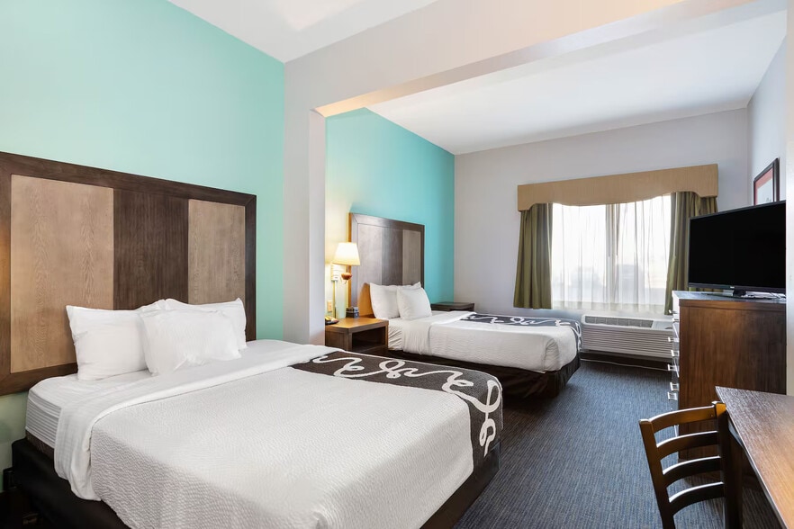 More Photos Of 1201 Avenue H, Carter Lake Hospitality For Sale