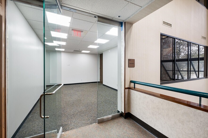 More Photos Of 12042 Blanco Rd, San Antonio Office For Lease