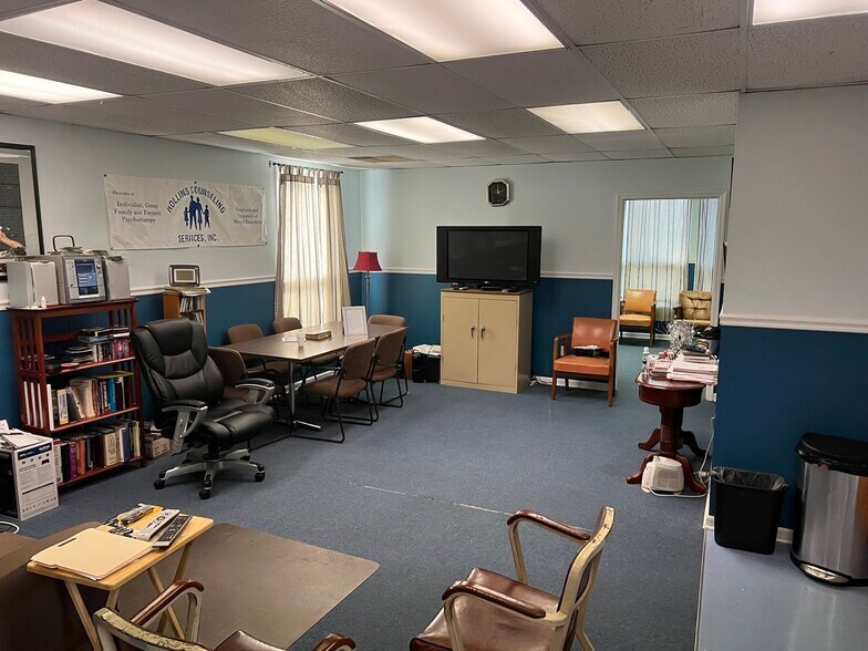 More Photos Of 6371 Kittyhawk Dr, Huber Heights Medical For Lease