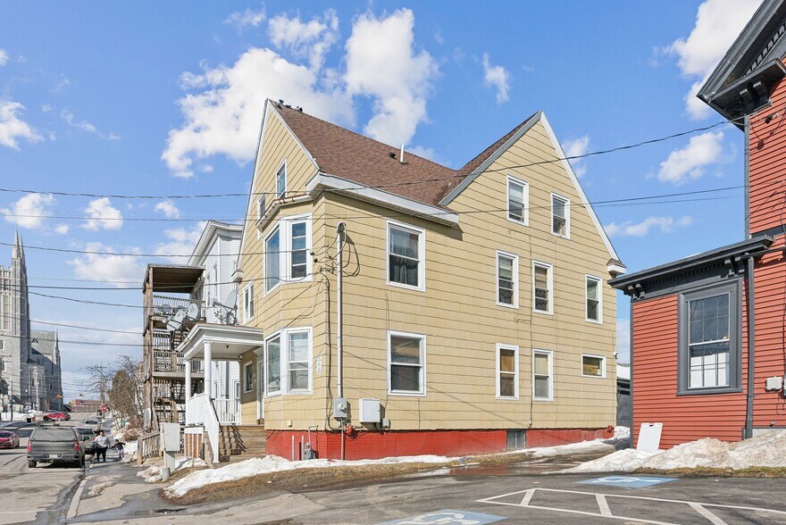 Primary Photo Of 92 Bartlett St, Lewiston Multifamily For Sale
