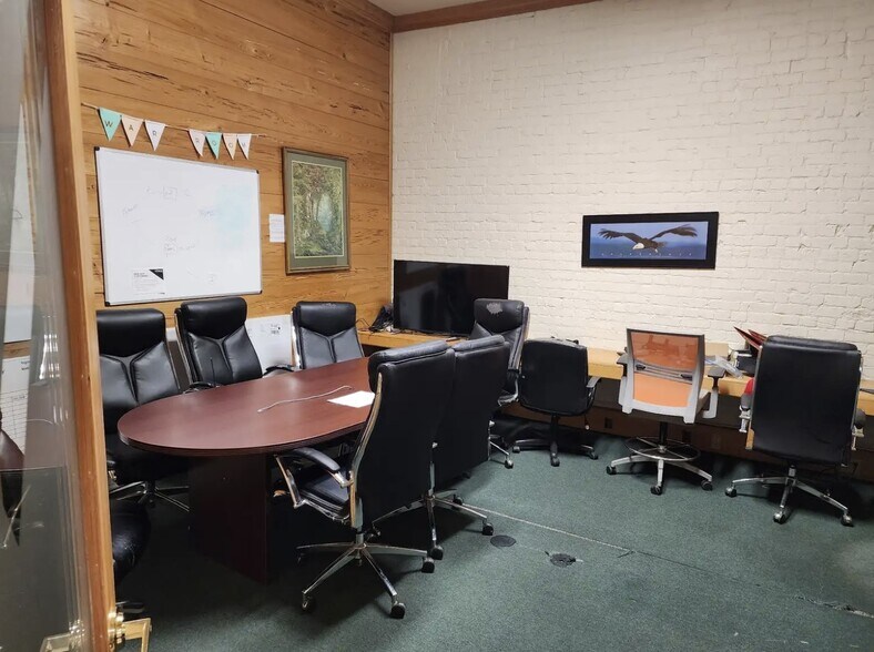 More Photos Of 203 E Thomas St, Hammond Office For Sale