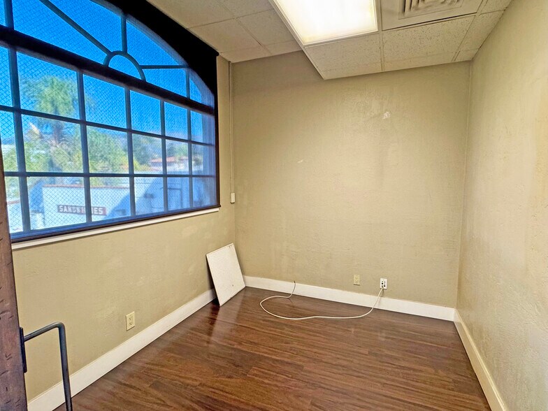 More Photos Of 1525 State St, Santa Barbara Office For Sale
