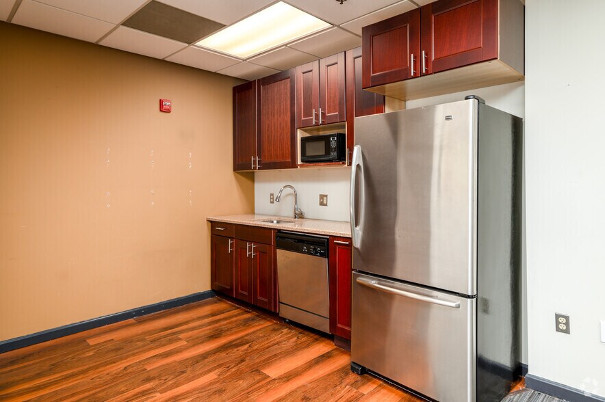 More Photos Of 1110 Bonifant St, Silver Spring Office For Lease