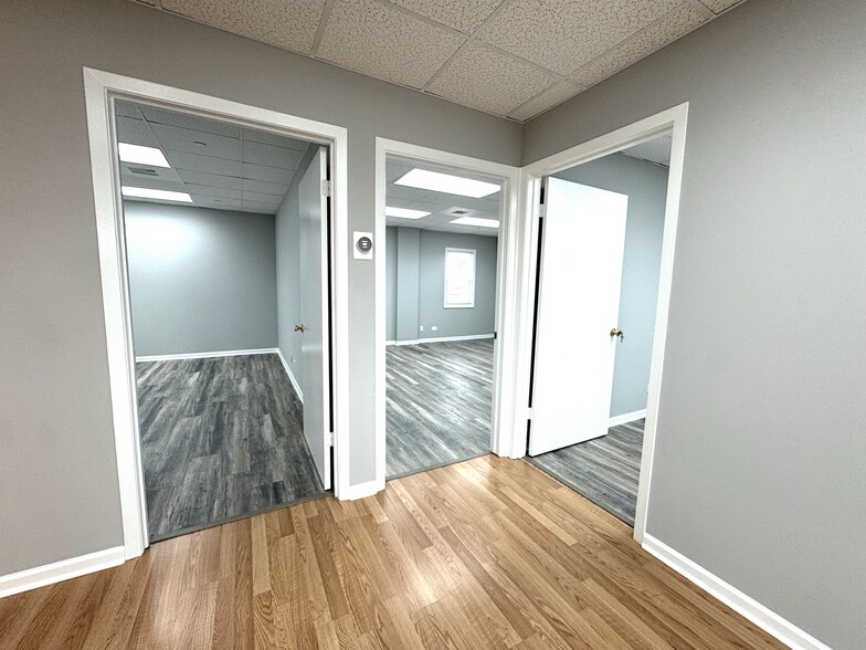 More Photos Of 9856 Derby Ln, Westchester Warehouse For Lease