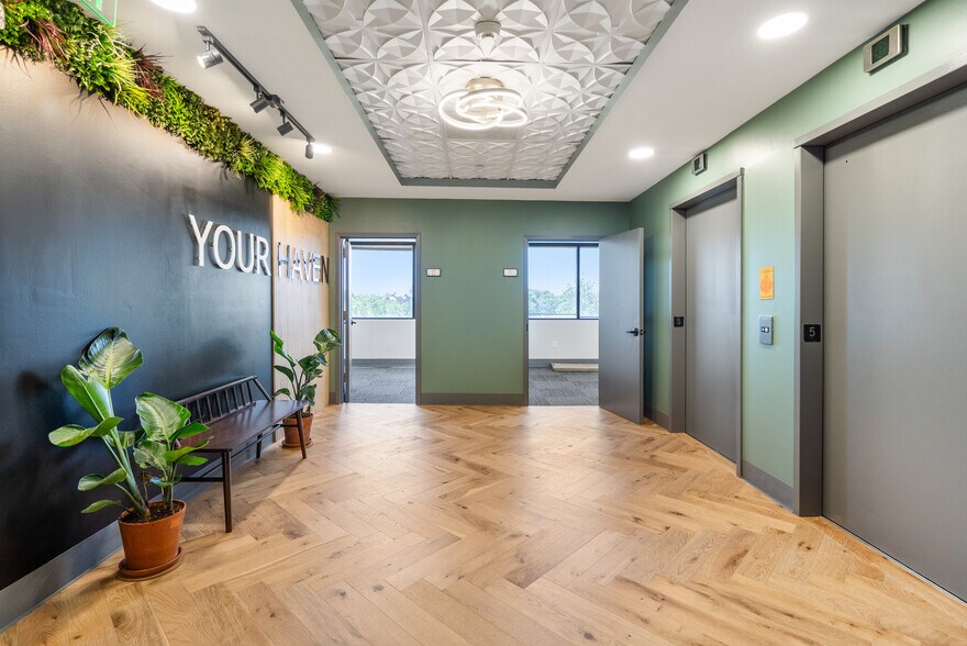 More Photos Of 200 W Towsontown Blvd, Towson Coworking Space