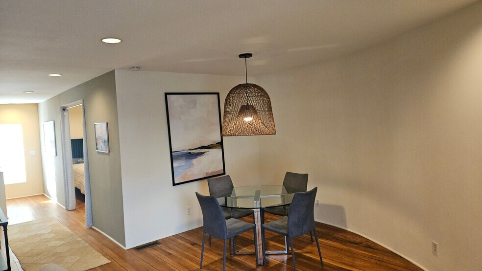 More Photos Of 249-253 N Lake Ave, Pasadena Office For Lease