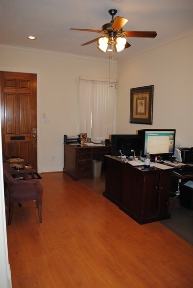 More Photos Of 12824 Willow Centre Dr, Houston Medical For Sale