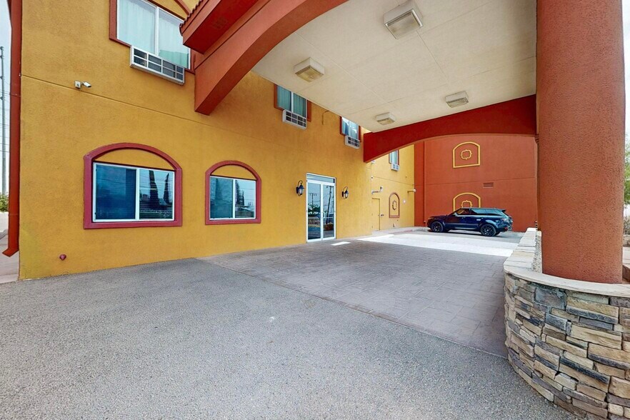 More Photos Of 5640 E Paisano Dr, El Paso Hotel For Sale