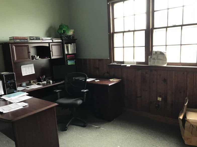 More Photos Of 248 Scherer Blvd, Franklin Square Office For Sale