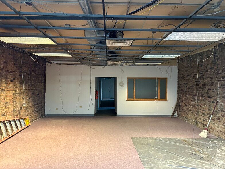 More Photos Of 219 W 1st St, Duluth Office For Lease