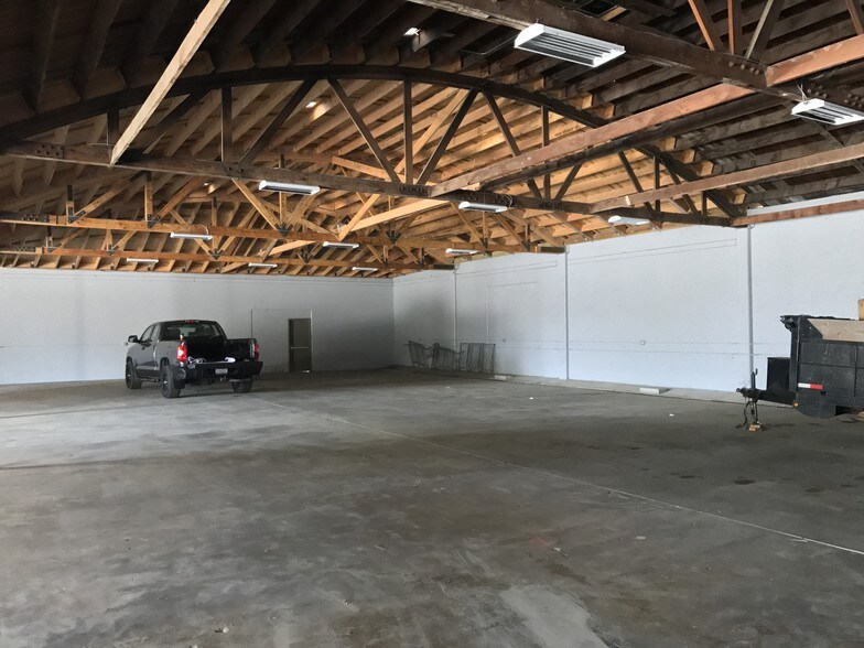 More Photos Of 2525 Kansas Ave, Riverside Manufacturing For Sale
