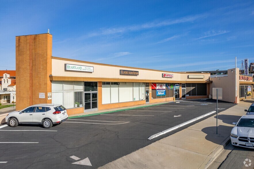 More Photos Of 8870-8878 La Mesa Blvd, La Mesa Storefront For Sale