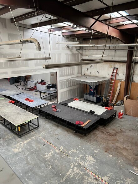 More Photos Of 428 N Curry St, Tehachapi Light Manufacturing For Lease