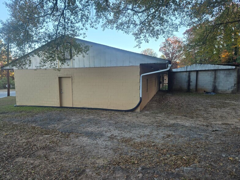 More Photos Of 1999 Pryor Rd, Atlanta Warehouse For Sale