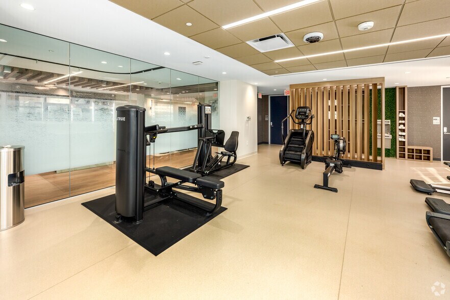 More Photos Of 4520 East West Hwy, Bethesda Office For Lease